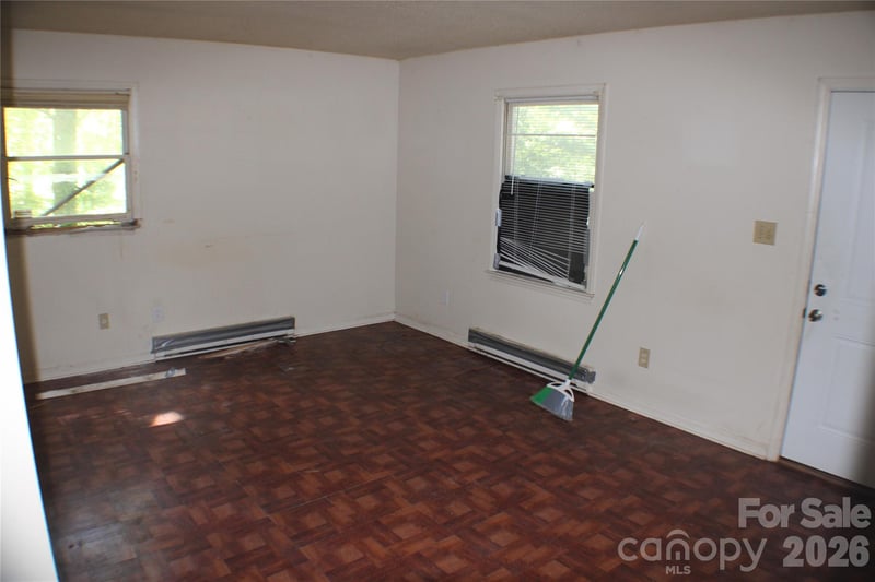 6782 Glover Ln, Stanley, NC 28164
