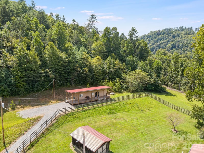 58 Guntertown Rd, Marshall, NC 28753