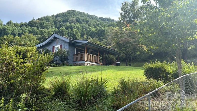 574 and 576 Paint Fork Rd, Barnardsville, NC 28709