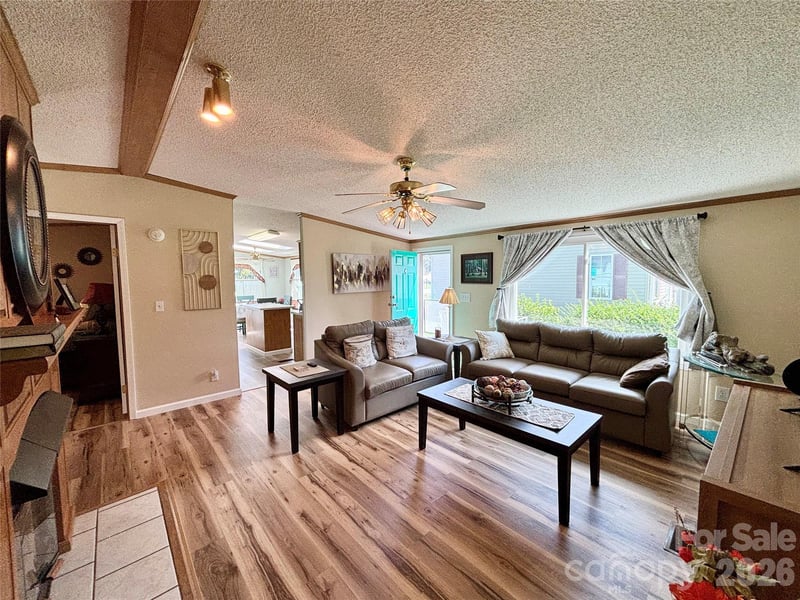 236 Riverwind Dr, Hendersonville, NC 28739