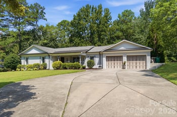 800 Jefferson Dr, Charlotte, NC 28270