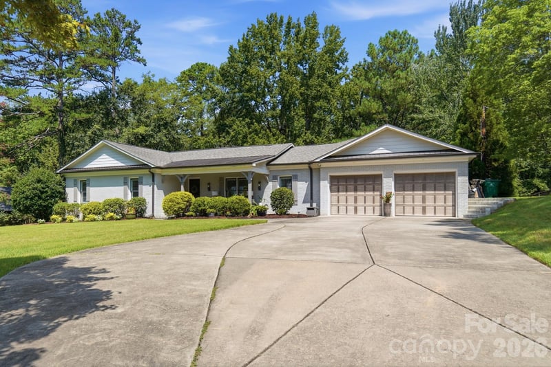 800 Jefferson Dr, Charlotte, NC 28270