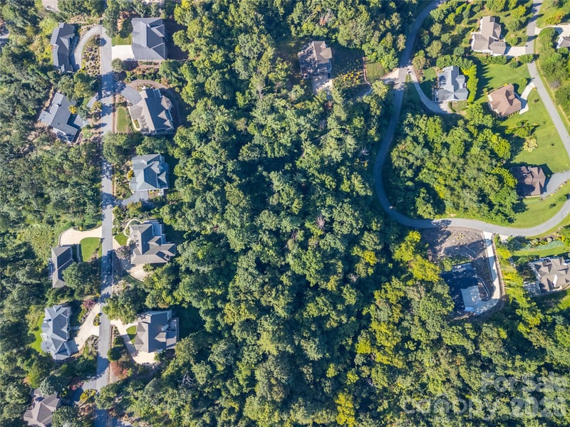 70 Hawtree Ct, Weaverville, NC 28787