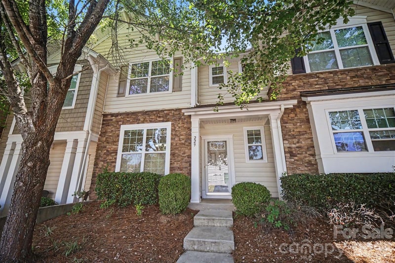 229 Misty Knoll Ln, Belmont, NC 28012