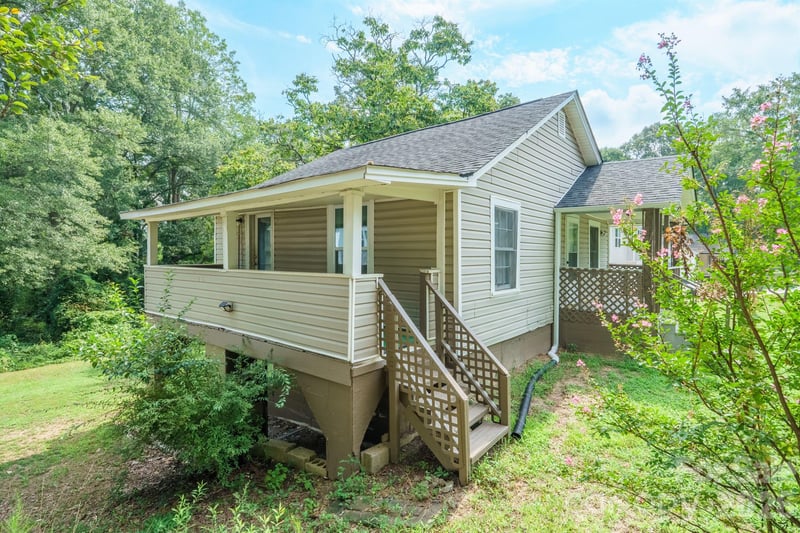 1028 East Dr, Gastonia, NC 28052