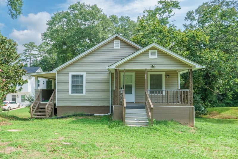 1028 East Dr, Gastonia, NC 28052
