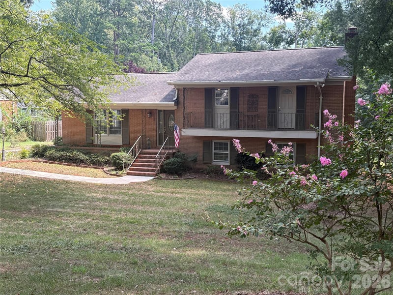 1215 Brockton Ln, Charlotte, NC 28226