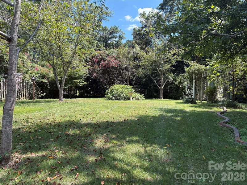 1215 Brockton Ln, Charlotte, NC 28226