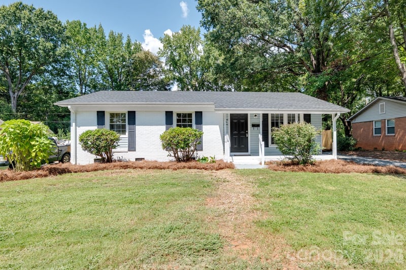 823 Farmcrest Dr, Charlotte, NC 28206