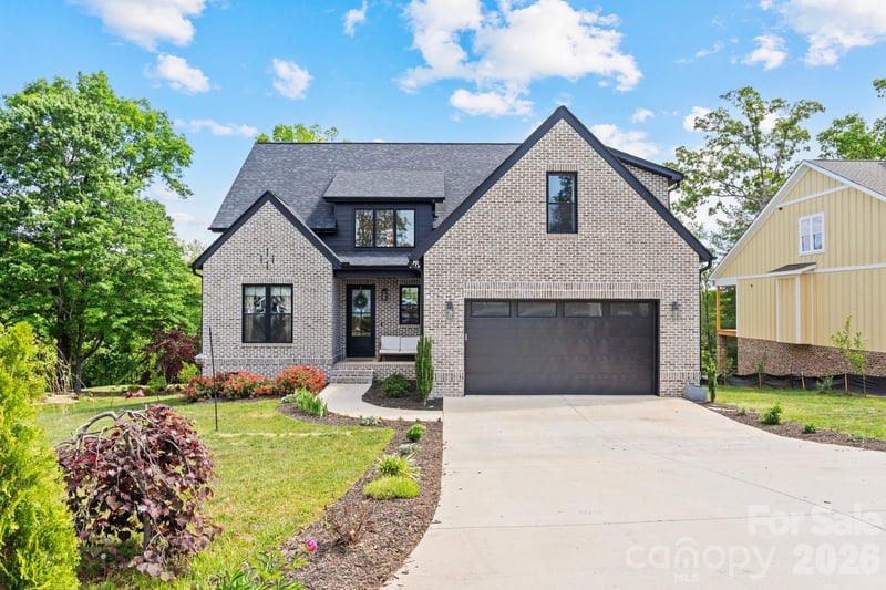 1116 Players Ridge Rd, Hickory, NC 28601