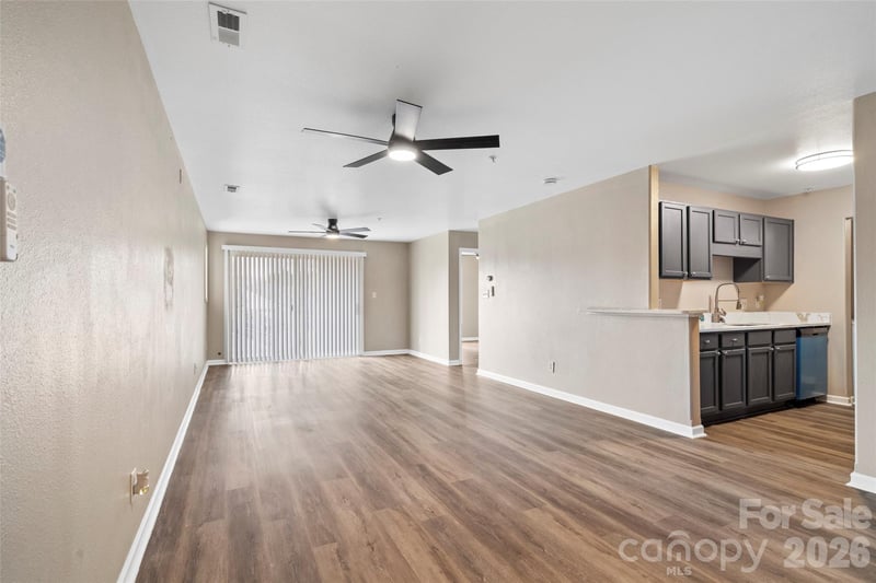 1134 Plaza Walk Dr, Charlotte, NC 28215