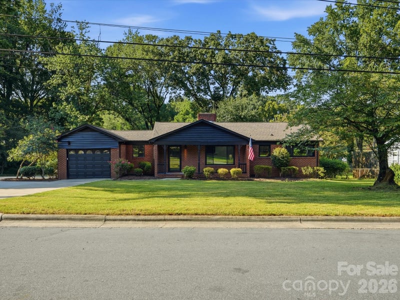 5701 Wilora Lake Rd, Charlotte, NC 28212
