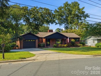 5701 Wilora Lake Rd, Charlotte, NC 28212
