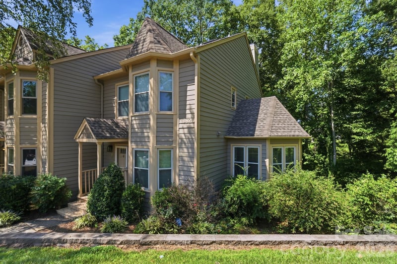 13820 Queens Harbor Rd, Charlotte, NC 28278
