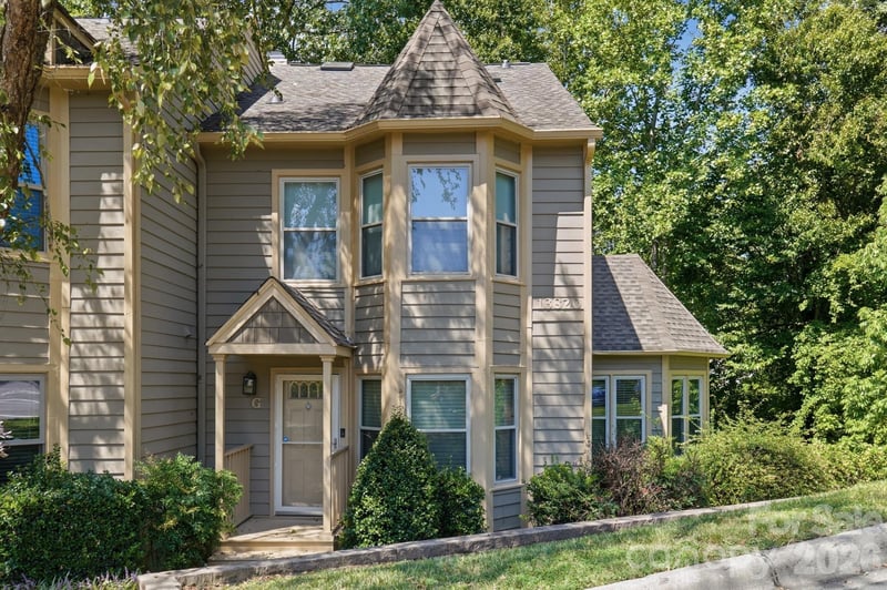 13820 Queens Harbor Rd, Charlotte, NC 28278