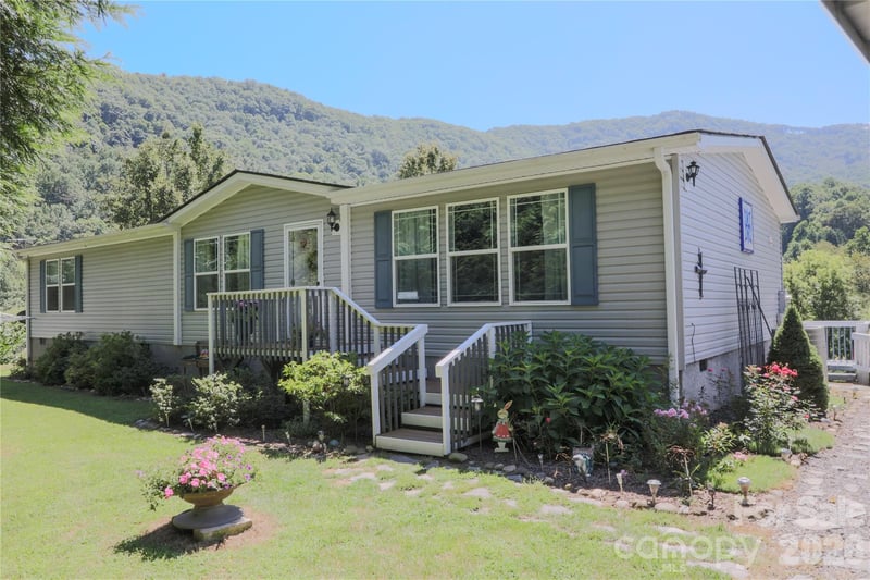 76 Patriot Dr, Waynesville, NC 28786