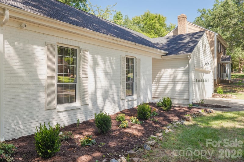 8805 Golf Ridge Dr, Charlotte, NC 28277