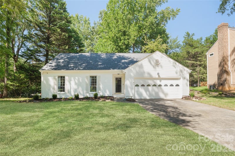8805 Golf Ridge Dr, Charlotte, NC 28277