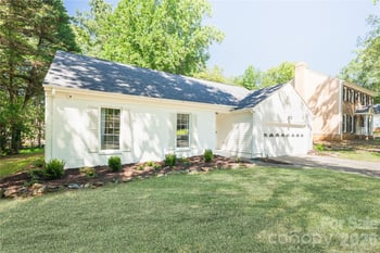8805 Golf Ridge Dr, Charlotte, NC 28277