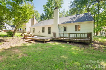 8805 Golf Ridge Dr, Charlotte, NC 28277