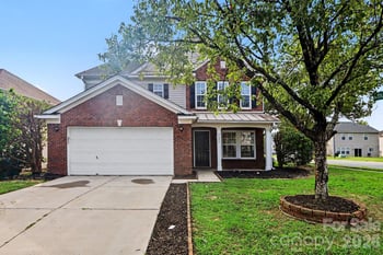 4022 Houldsworth Dr, Charlotte, NC 28213