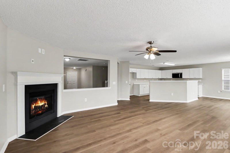 4022 Houldsworth Dr, Charlotte, NC 28213