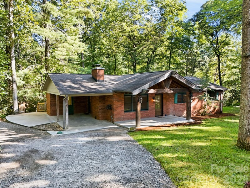 151 Ridgewood Acres Dr, Hendersonville, NC 28792