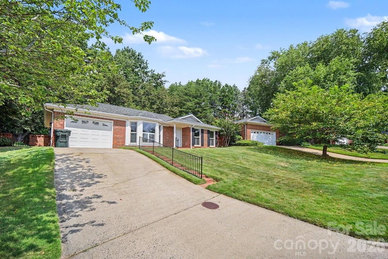 1912 Wexford Ct, Gastonia, NC 28054