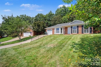 1912 Wexford Ct, Gastonia, NC 28054