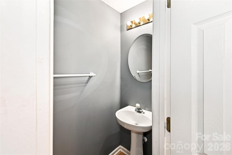 10728 Holly Ridge Blvd, Charlotte, NC 28216