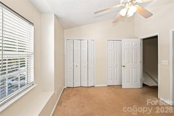 10728 Holly Ridge Blvd, Charlotte, NC 28216