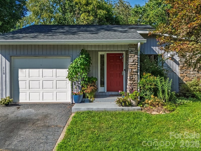 110 Aurora Dr, Asheville, NC 28805