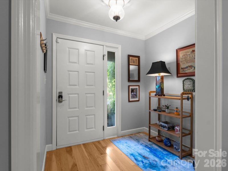 110 Aurora Dr, Asheville, NC 28805