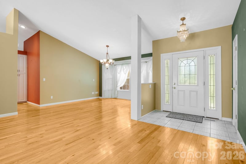 225 Arbor Ln, Hendersonville, NC 28791