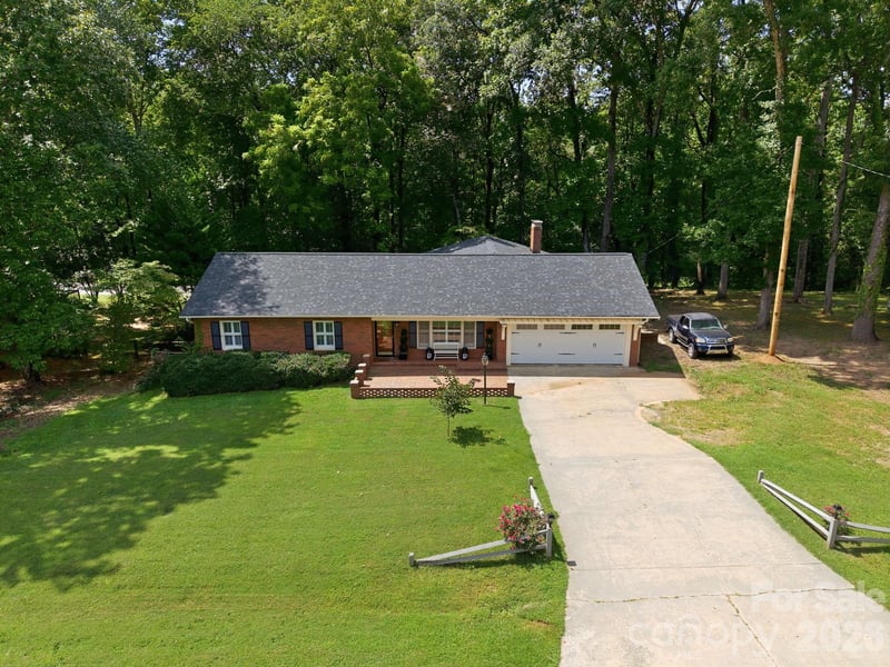 305 Heritage Cir, Statesville, NC 28625