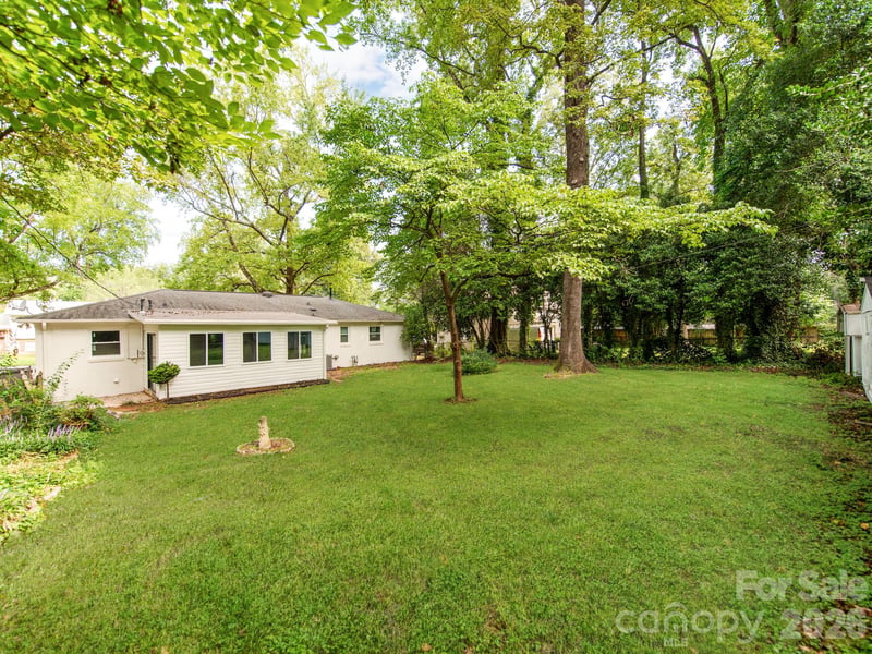 3326 Bonneville Dr, Charlotte, NC 28205