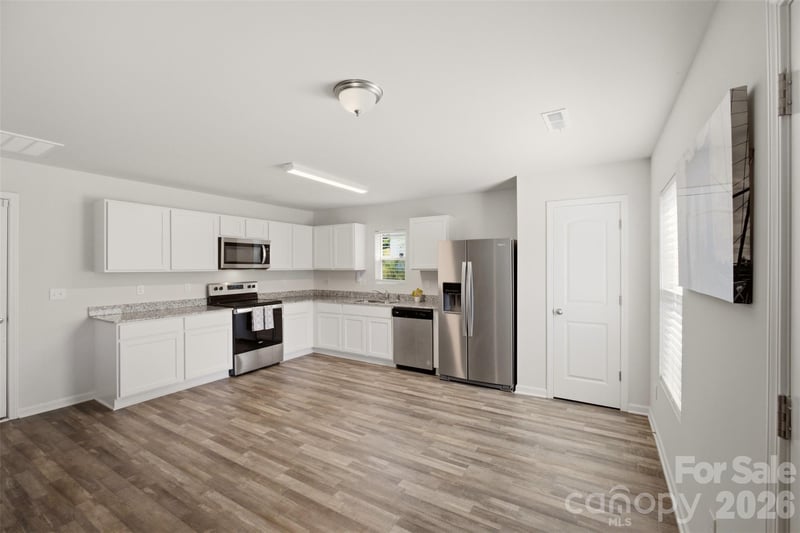 181 Four Andrews Dr, Harmony, NC 28634