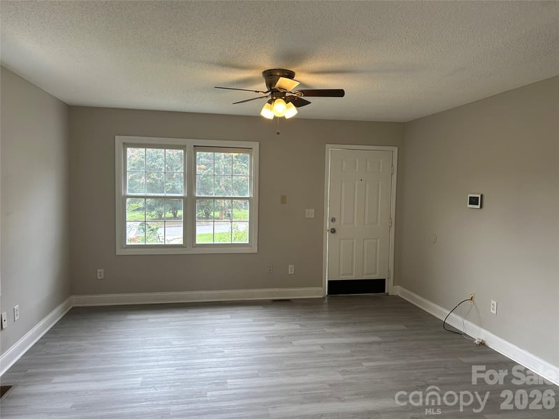 927 Floyd Ln, Gastonia, NC 28052