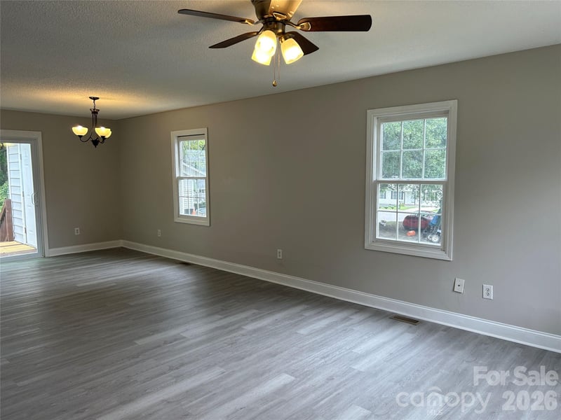927 Floyd Ln, Gastonia, NC 28052