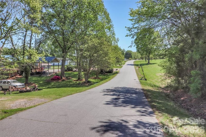 4279 Candlewood Dr, Sherrills Ford, NC 28673