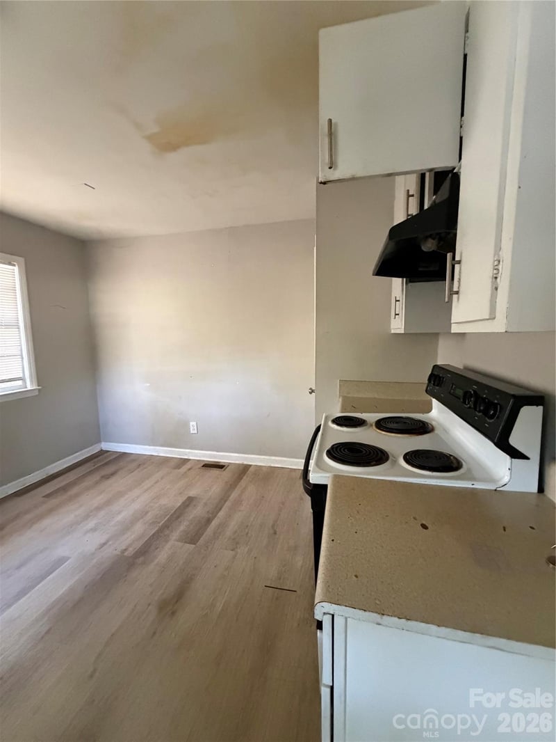 4731 Hidden Valley Rd, Charlotte, NC 28213