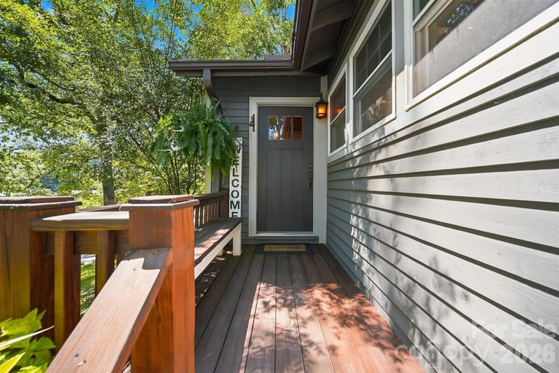 1068 5th Avenue Ct NW, Hickory, NC 28601