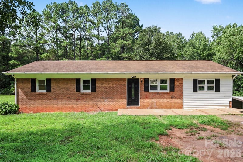 6338 Fairlane St, Hickory, NC 28602