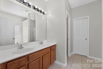 3006 Royal Troon Dr, Matthews, NC 28104