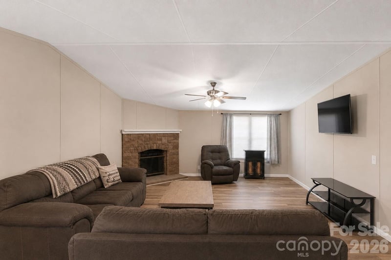1633 N Brook 3 School Rd, Vale, NC 28168