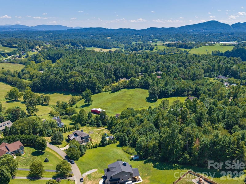 23 Ridge Glen Ln, Leicester, NC 28748