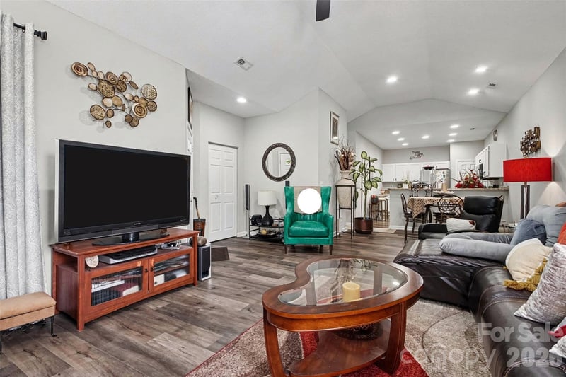 8057 Sultana Cir, Charlotte, NC 28227