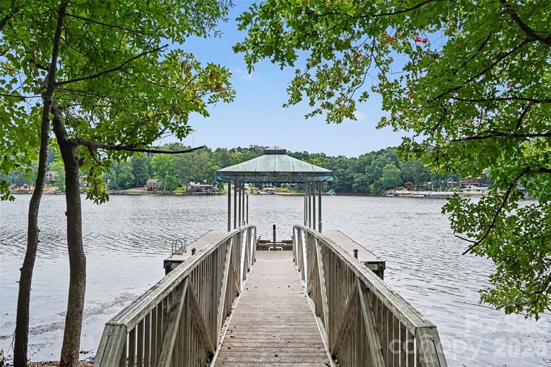 1208 Emerald Bay Dr, Salisbury, NC 28146