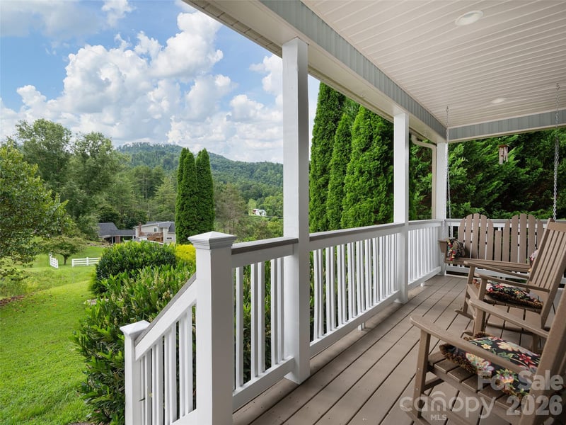4 Lancaster Ln, Weaverville, NC 28787
