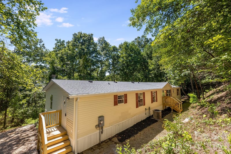 81 Spring Mountain Rd, Fairview, NC 28730